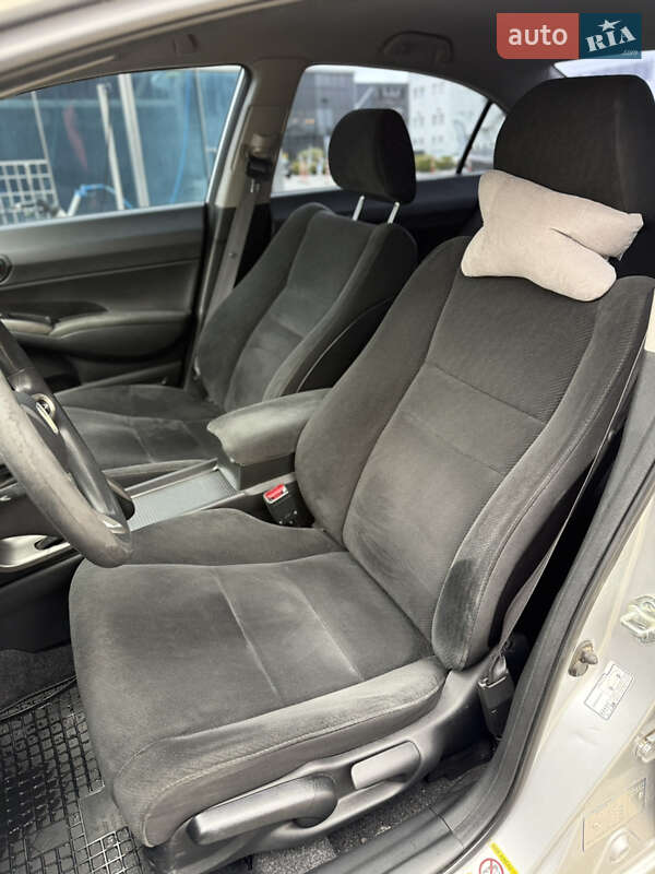 Седан Honda Civic 2011 в Львове