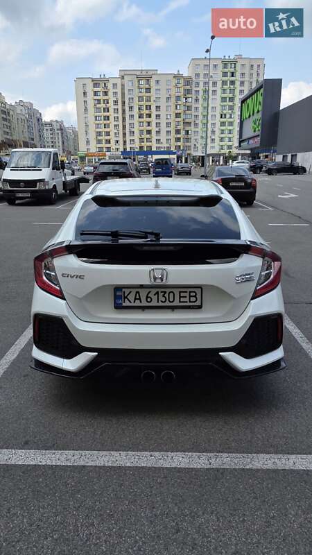 Хэтчбек Honda Civic 2016 в Киеве