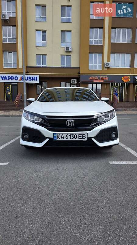 Хэтчбек Honda Civic 2016 в Киеве