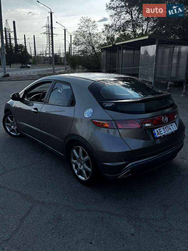 Хэтчбек Honda Civic 2006 в Днепре