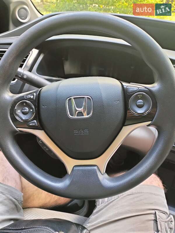 Седан Honda Civic 2013 в Днепре