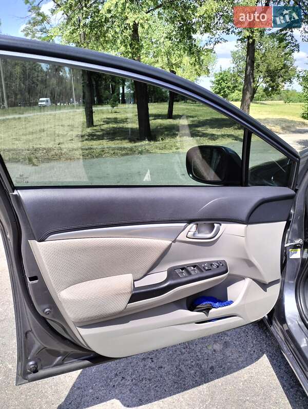 Седан Honda Civic 2013 в Днепре