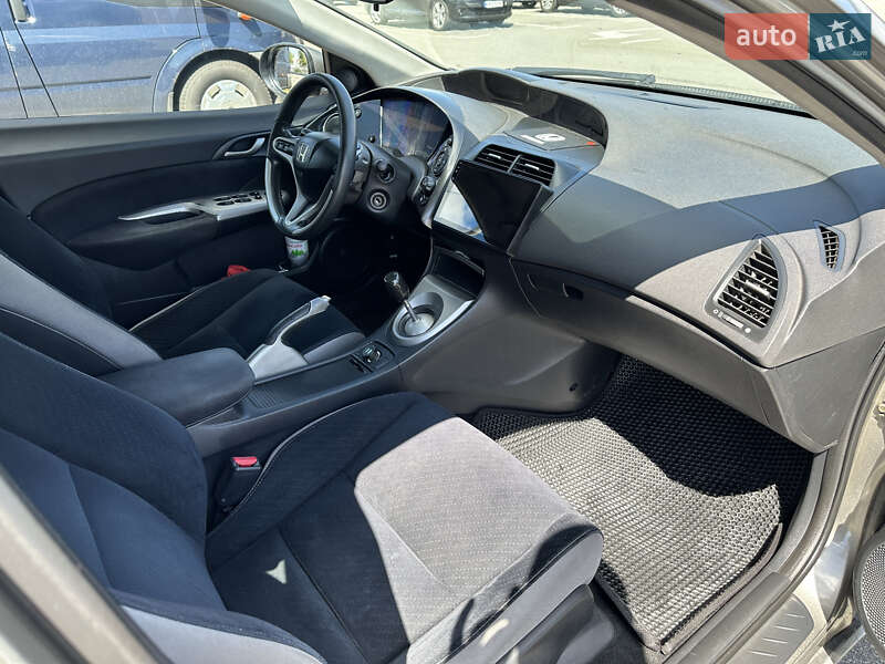 Хэтчбек Honda Civic 2006 в Киеве