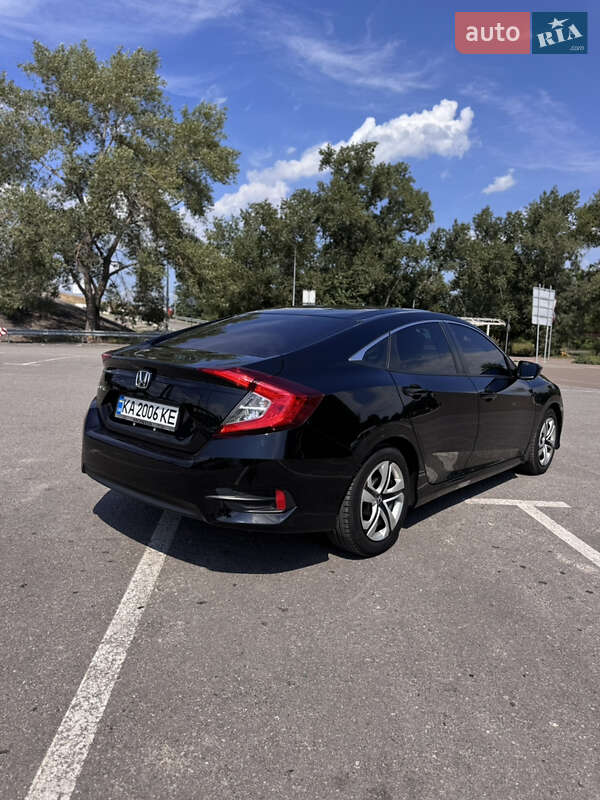 Седан Honda Civic 2018 в Києві