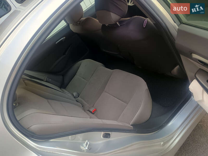 Седан Honda Civic 2006 в Ровно