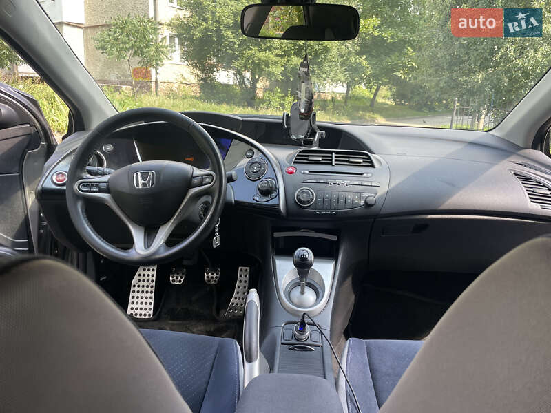 Хэтчбек Honda Civic 2007 в Ивано-Франковске