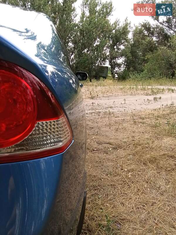 Седан Honda Civic 2006 в Дніпрі