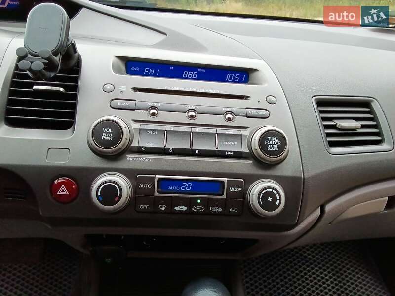 Седан Honda Civic 2006 в Дніпрі