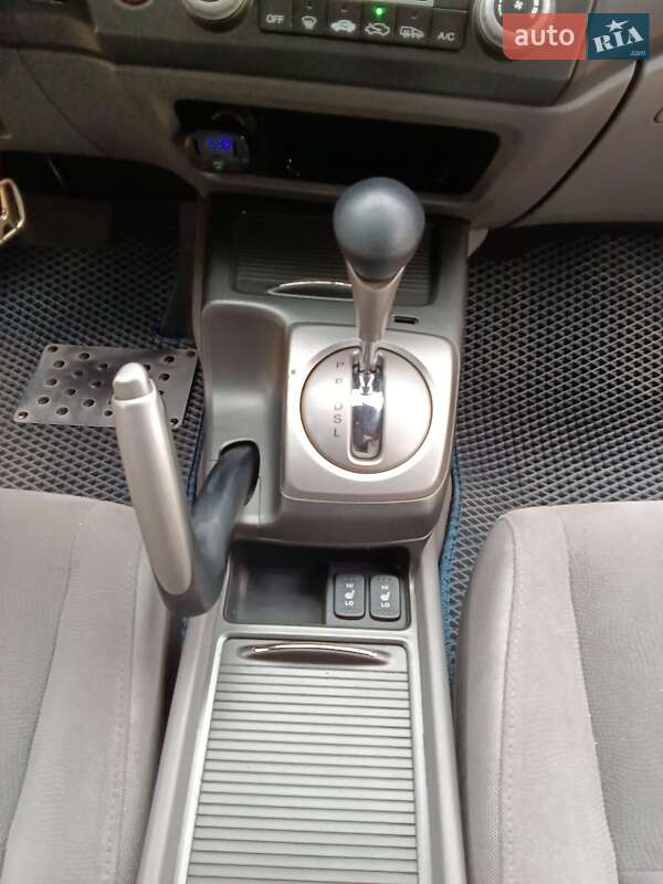 Седан Honda Civic 2006 в Дніпрі