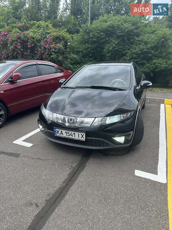 Хэтчбек Honda Civic 2007 в Киеве