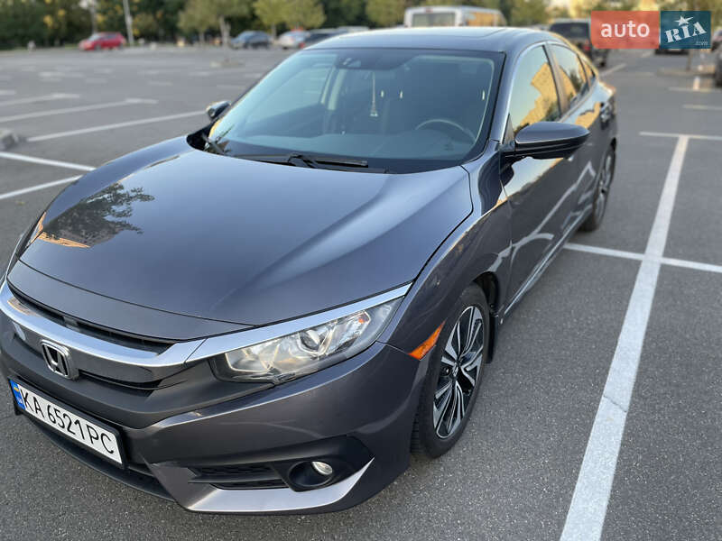 Седан Honda Civic 2018 в Киеве