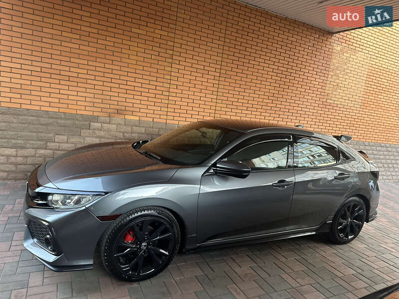 Хэтчбек Honda Civic 2016 в 