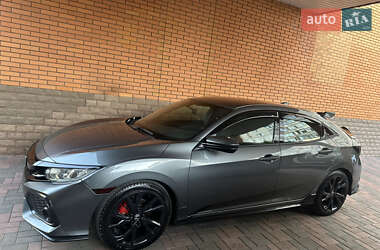 Хэтчбек Honda Civic 2016 в 
