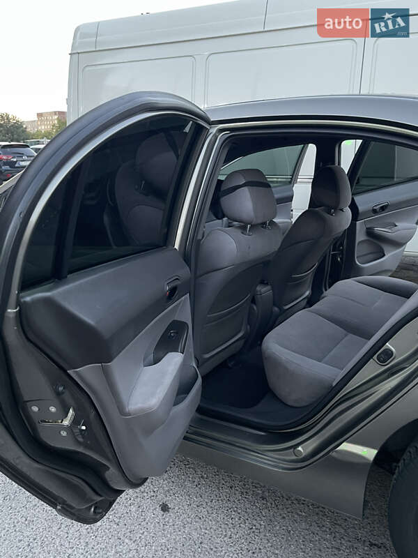 Седан Honda Civic 2008 в Львове