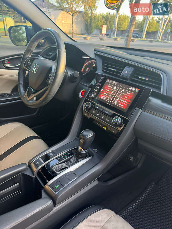 Хэтчбек Honda Civic 2018 в Кривом Роге