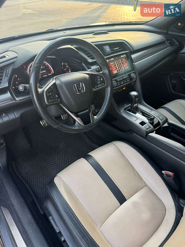 Хэтчбек Honda Civic 2018 в Кривом Роге