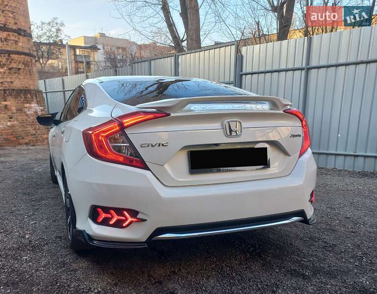 Седан Honda Civic 2019 в Днепре