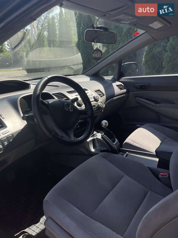Седан Honda Civic 2007 в Чернівцях