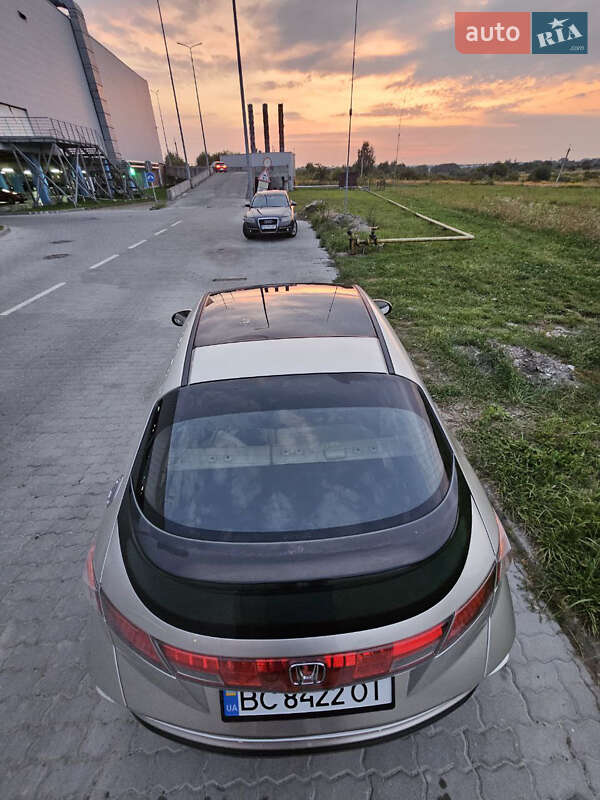 Хэтчбек Honda Civic 2007 в Львове
