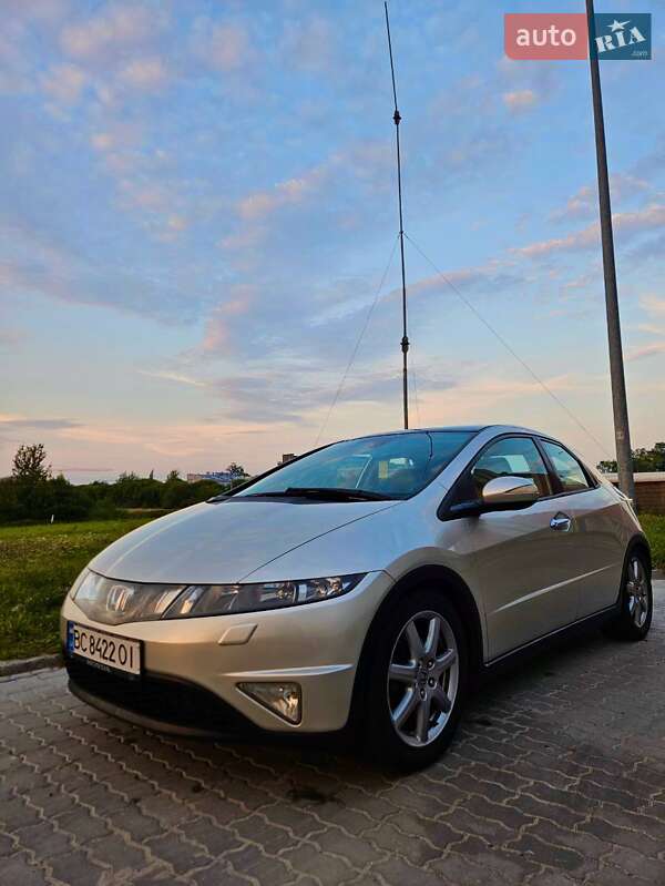 Хэтчбек Honda Civic 2007 в Львове