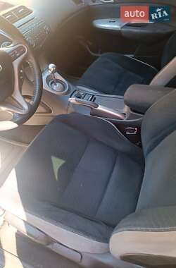 Хэтчбек Honda Civic 2006 в 