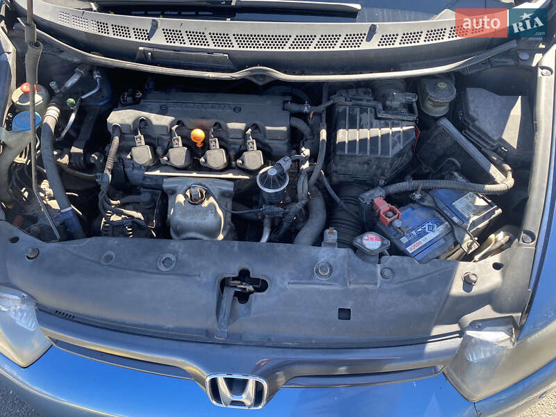 Купе Honda Civic 2005 в Киеве фото 6 Купе Honda Civic 2005 в Киеве