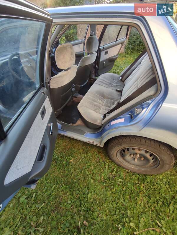 Седан Honda Civic 1988 в Здолбуніві