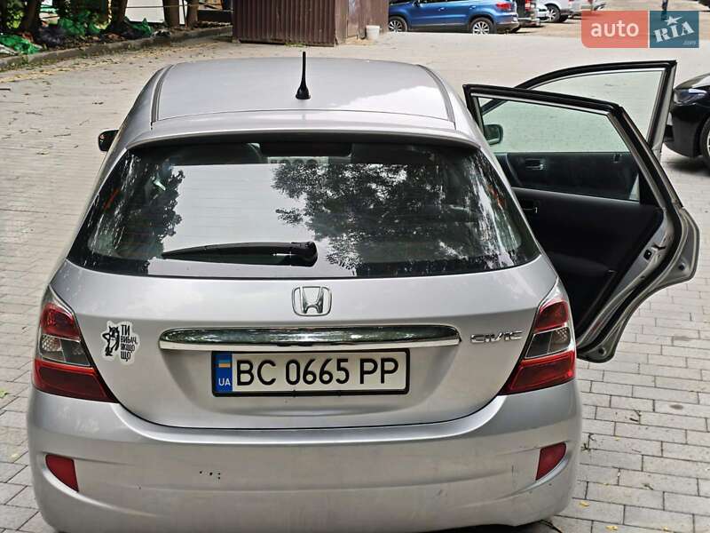 Хэтчбек Honda Civic 2004 в Львове