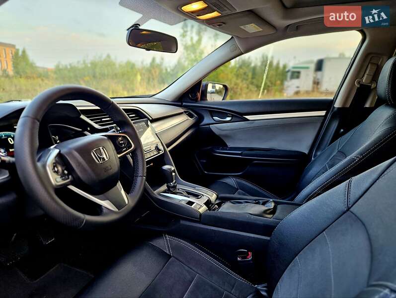 Седан Honda Civic 2017 в Львове