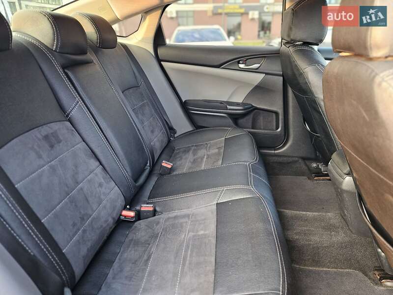 Седан Honda Civic 2017 в Львове