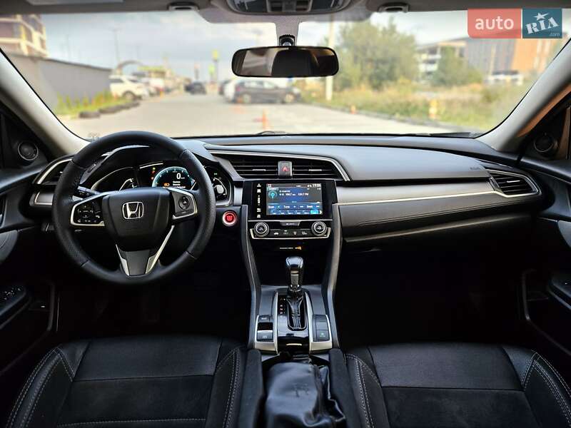 Седан Honda Civic 2017 в Львове