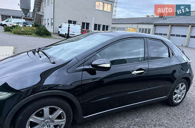 Хэтчбек Honda Civic 2010 в 