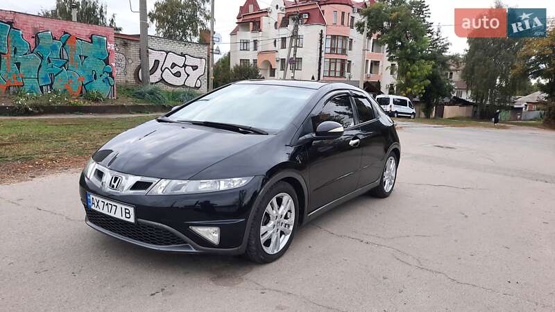 Хэтчбек Honda Civic 2010 в Харькове