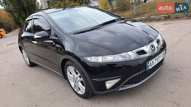 Хэтчбек Honda Civic 2010 в Харькове