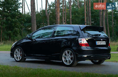 Хэтчбек Honda Civic 2004 в 