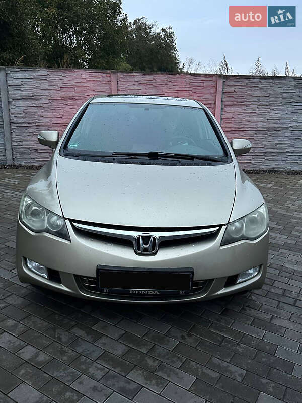Седан Honda Civic 2008 в  фото Седан Honda Civic 2008 в