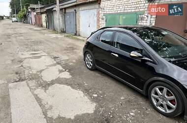 Хэтчбек Honda Civic 2006 в Обухове