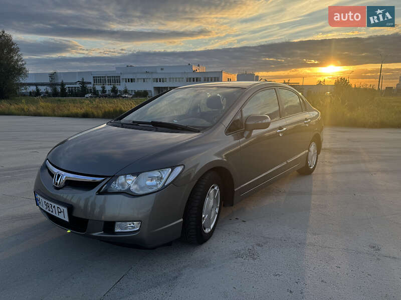 Седан Honda Civic 2006 в Коростене