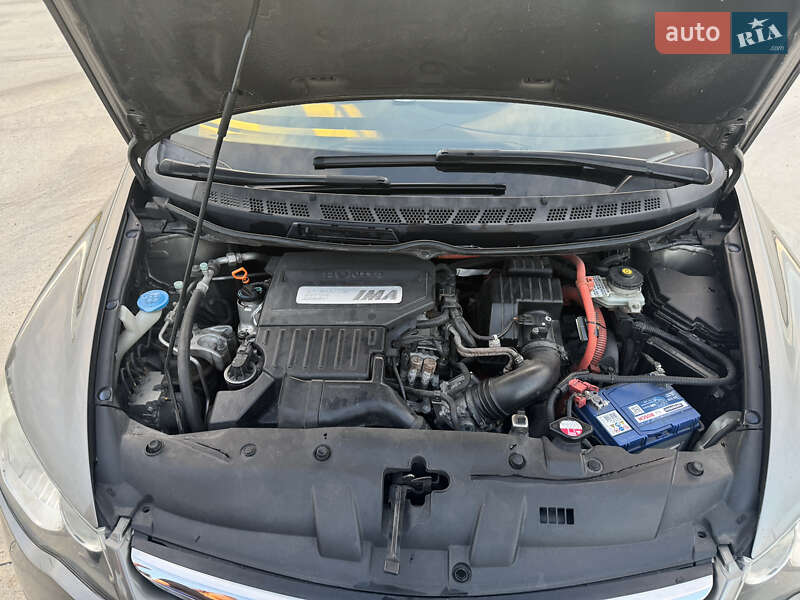 Седан Honda Civic 2006 в Коростене