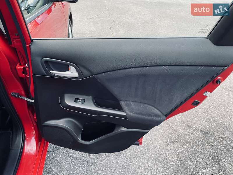 Хэтчбек Honda Civic 2013 в Киеве