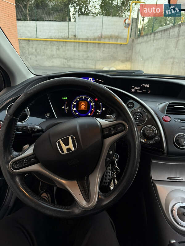 Хетчбек Honda Civic 2008 в Дніпрі