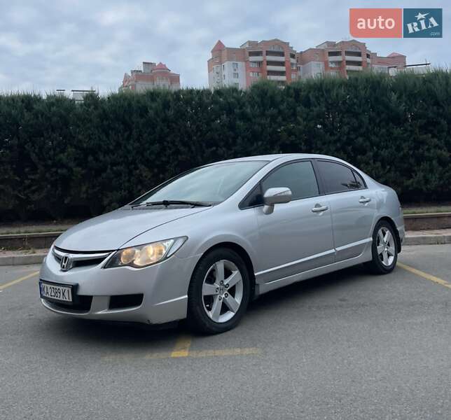 Седан Honda Civic 2008 в Софиевской Борщаговке