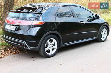 Хэтчбек Honda Civic 2006 в 