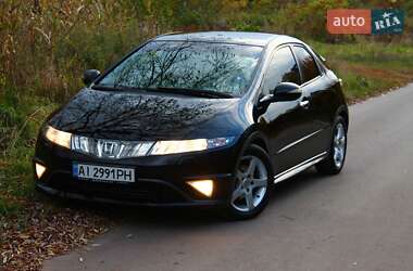 Хэтчбек Honda Civic 2006 в 