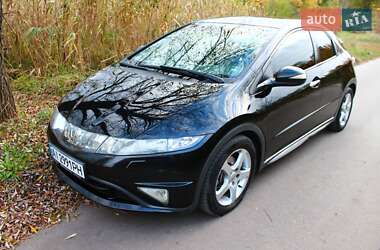 Хэтчбек Honda Civic 2006 в 