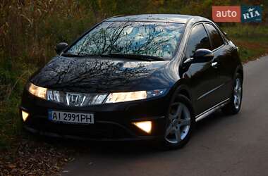 Хэтчбек Honda Civic 2006 в 