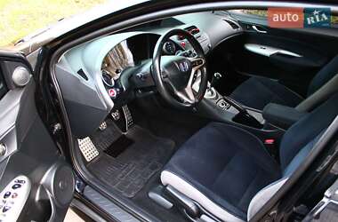 Хэтчбек Honda Civic 2006 в 