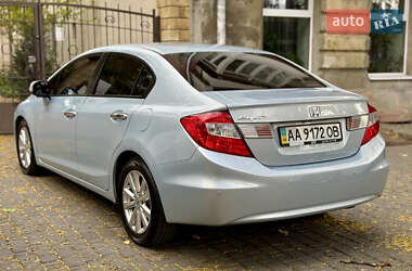 Седан Honda Civic 2012 в  фото 12 Седан Honda Civic 2012 в