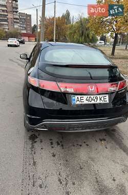 Хетчбек Honda Civic 2007 в  фото 2 Хетчбек Honda Civic 2007 в