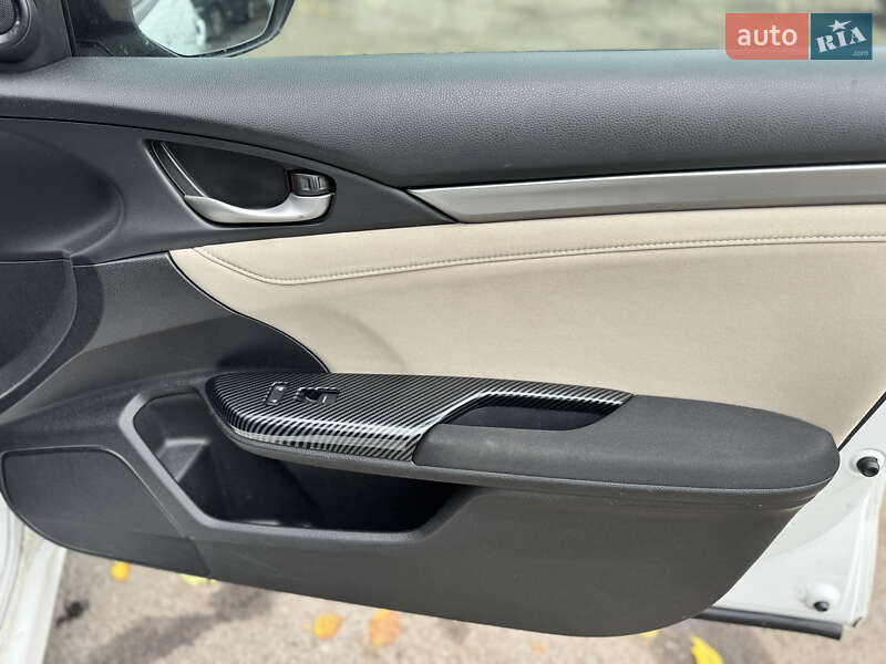 Хэтчбек Honda Civic 2017 в Киеве фото 11 Хэтчбек Honda Civic 2017 в Киеве